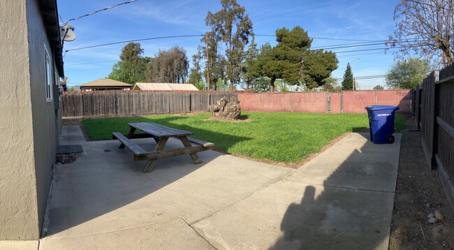 Building Photo - 2700 Whitcomb Way