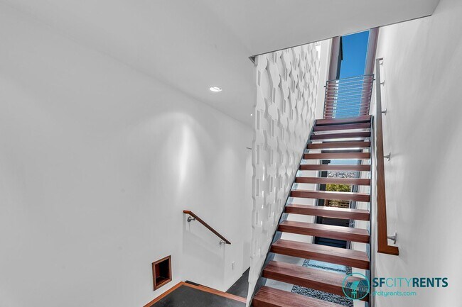 Building Photo - Bernal Heights: Remodeled Single Family Home w/ Views, Hot Tub & Solar Panels