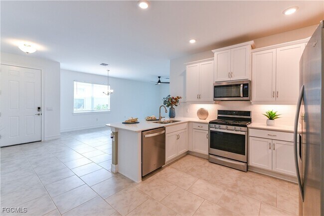 Building Photo - 43878 Blue Heron Ln