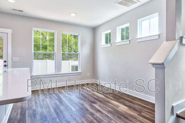Building Photo - 1069 Millison Pl