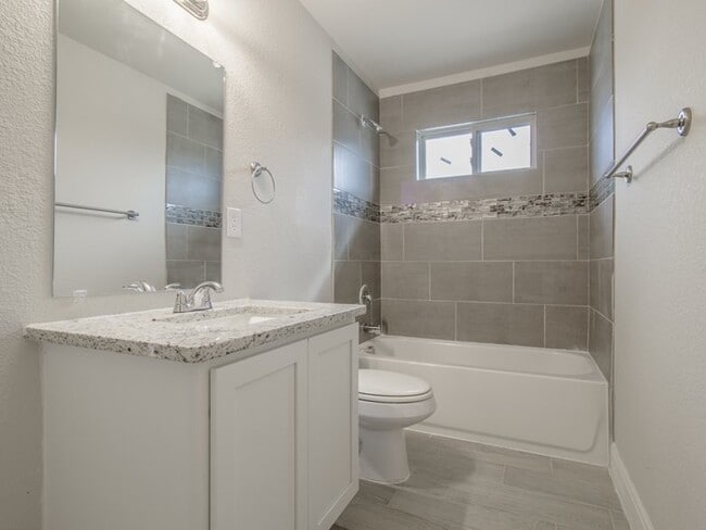 Building Photo - 7507 Savannah Brooks