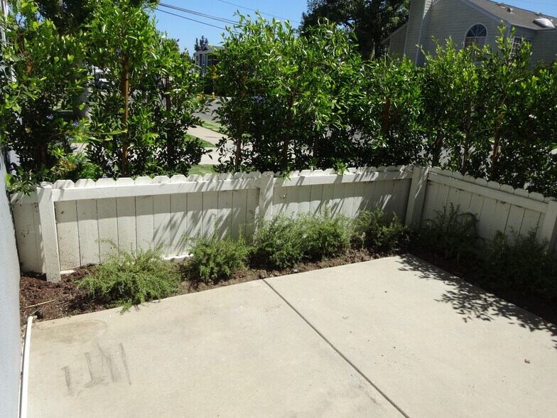 Private Patio 1b - 1748 S Westgate Ave