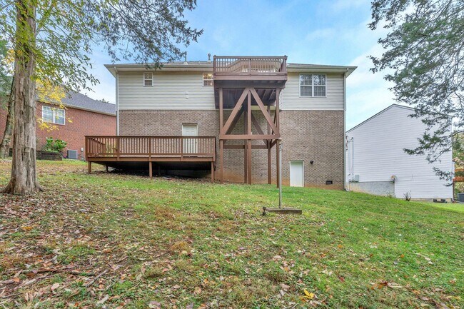 Building Photo - Beautifully Updated Home with Modern Finishes