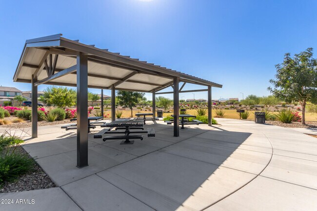 Building Photo - 8854 W Palo Verde Dr