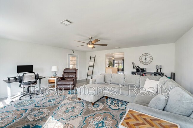 Building Photo - 344 Sailfish Dr