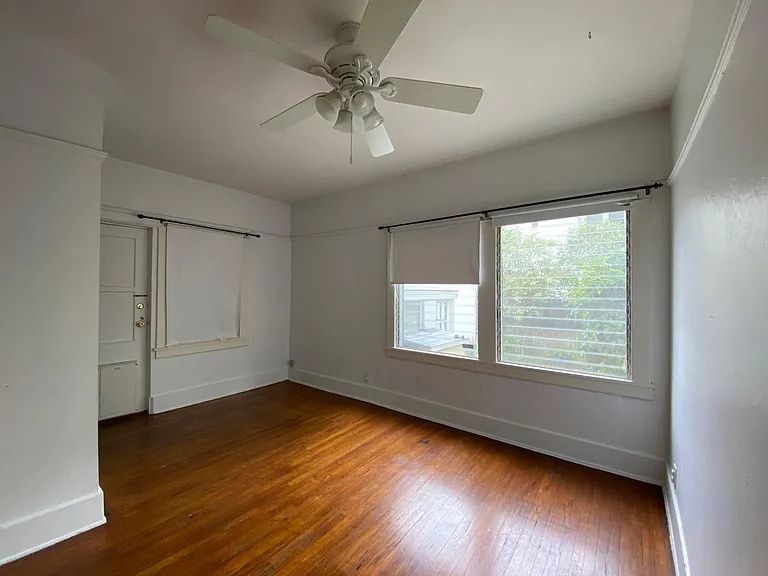 Building Photo - 2306 Beachwood Dr
