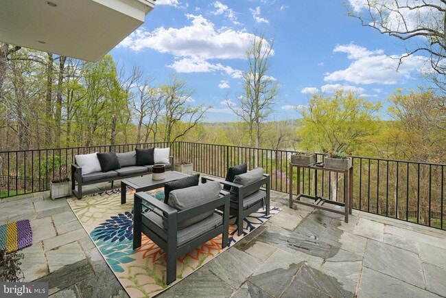 Building Photo - 9884 River Chase Way