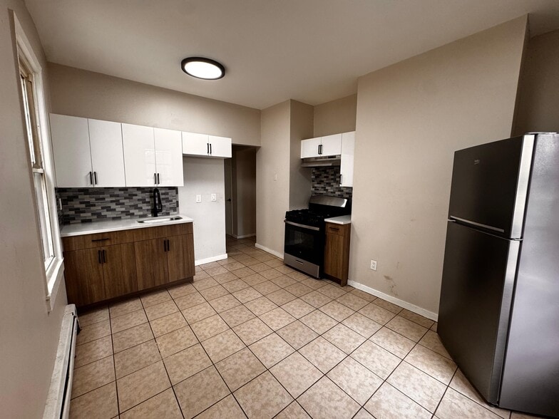 Building Photo - 134 Wilkinson Ave