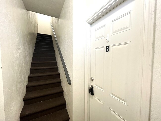 Building Photo - 1 bed, 1 bath located in Corona!