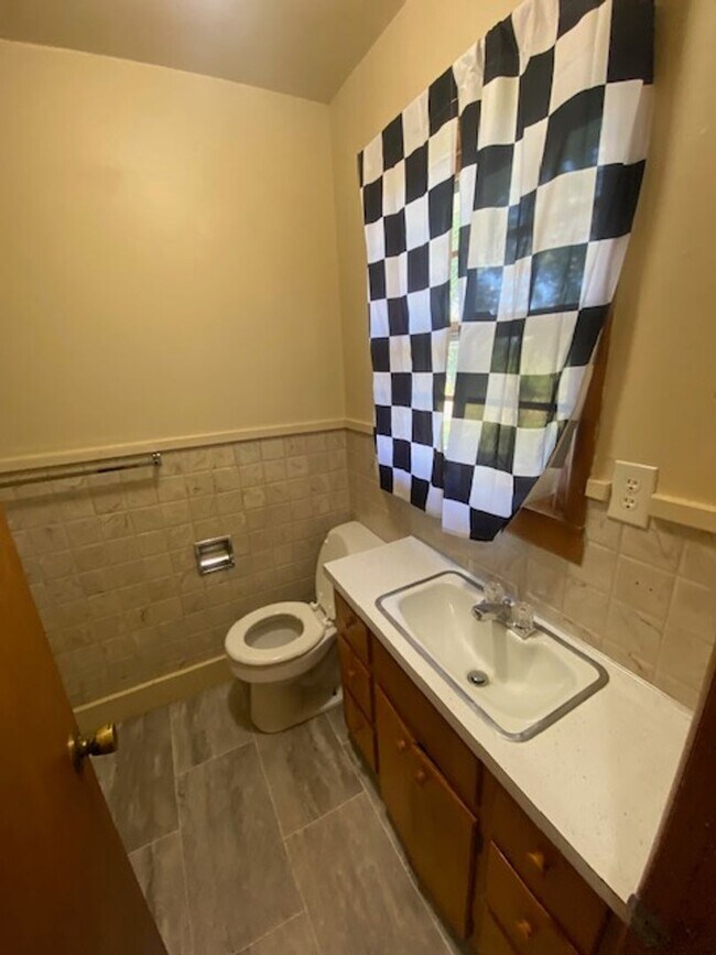 Building Photo - Nice 3 Bedroom Home In Lincoln!