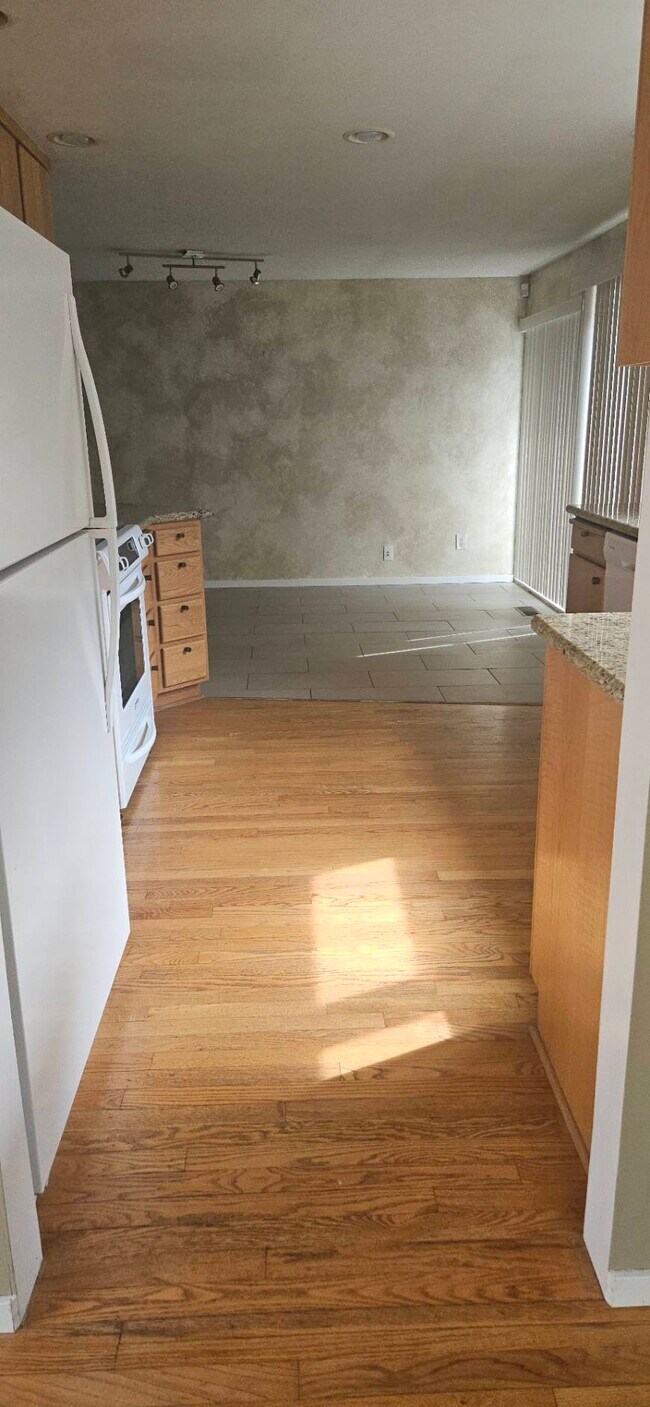 Building Photo - 16248 NE 29th St