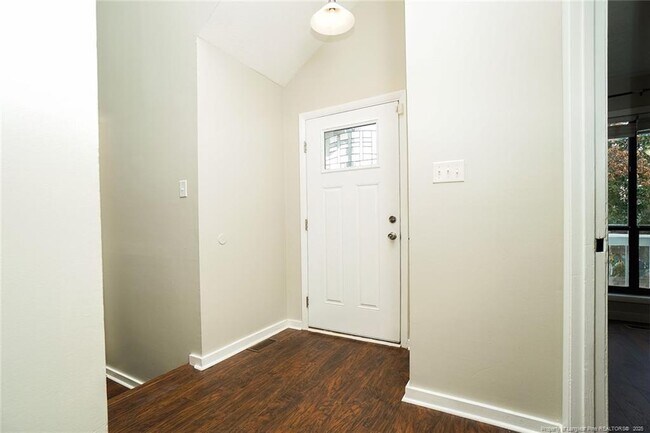 Building Photo - 425 Bayberry Ct