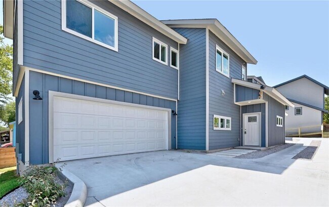 Building Photo - 7306 Carver Ave