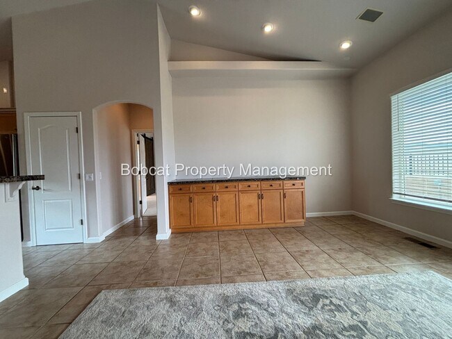 Building Photo - Golf Course Living with Mountain Views & Detached Casita