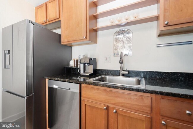Building Photo - 1325 18th St NW