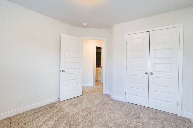 Building Photo - 570 Gov Treutlen Cir