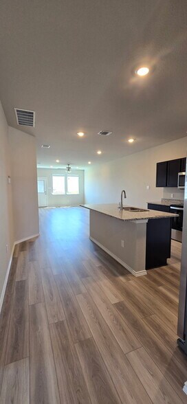 Building Photo - 1119 Stone Vly Rd