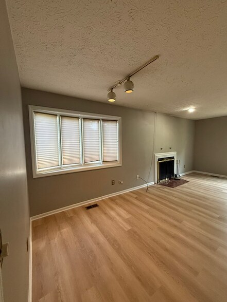 Building Photo - 2353 Gavinley Way