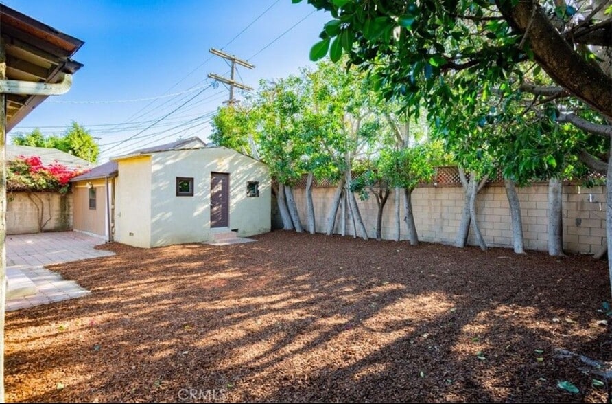 Building Photo - 8960 Helms Pl