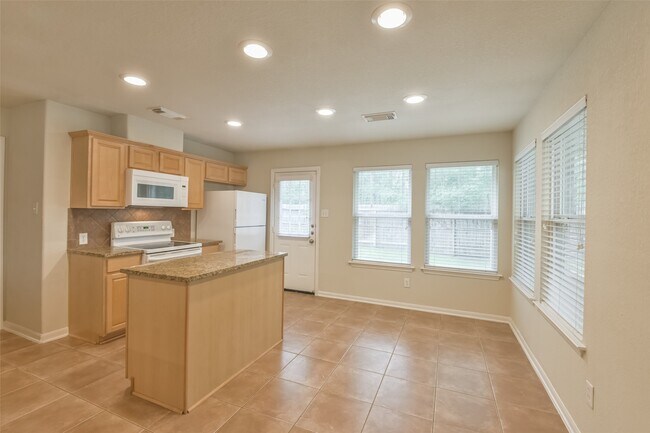 Building Photo - 42 Prairie Oak Dr