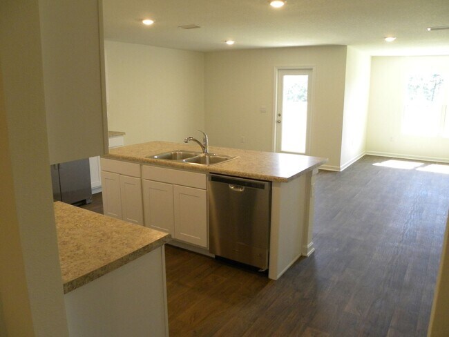 Building Photo - ***Price Reduction*** Beautiful Home in Foley