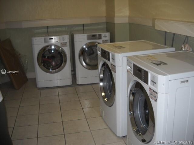 Building Photo - 3801 S Ocean Dr