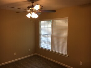 Building Photo - Beautiful 3 bedroom Home! (Updated Pictures Coming Soon)