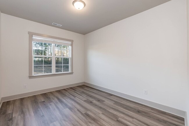 Building Photo - New Construction Modern Home!