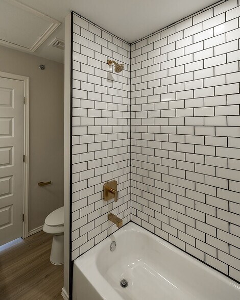 Building Photo - 1308 W Fig Ave
