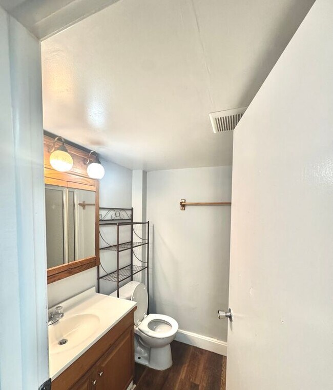 Building Photo - 74 Talister Ct