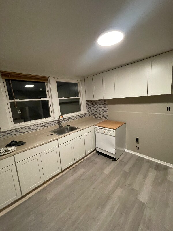 Building Photo - 1662 Chandler Ave