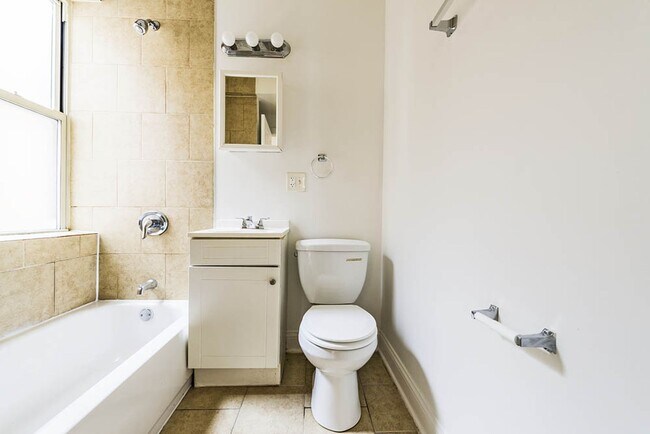 Building Photo - 6954 S Calumet Ave