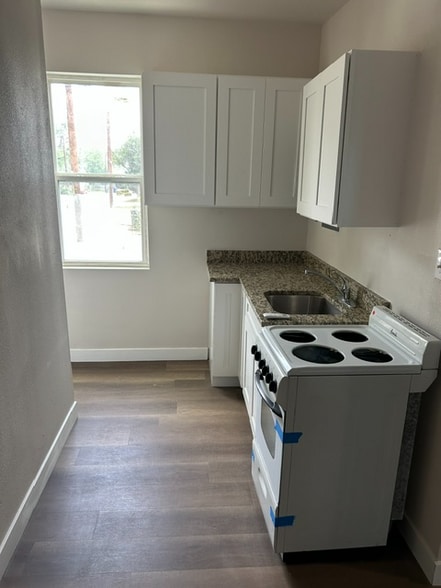 Primary Photo - 220 N Pinto St