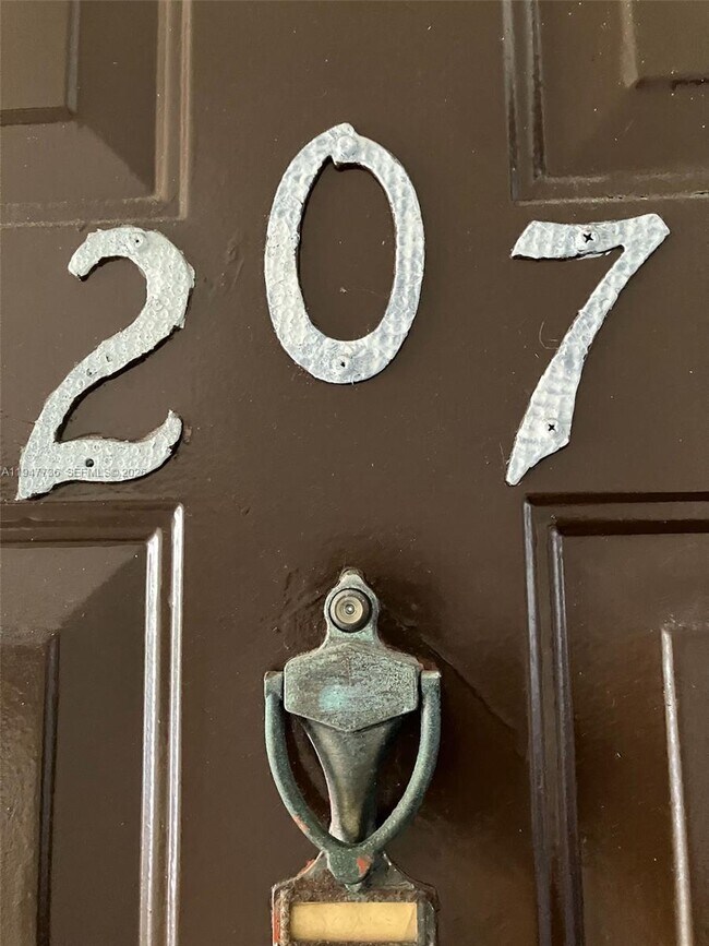 Building Photo - 212 Lake Pointe Dr