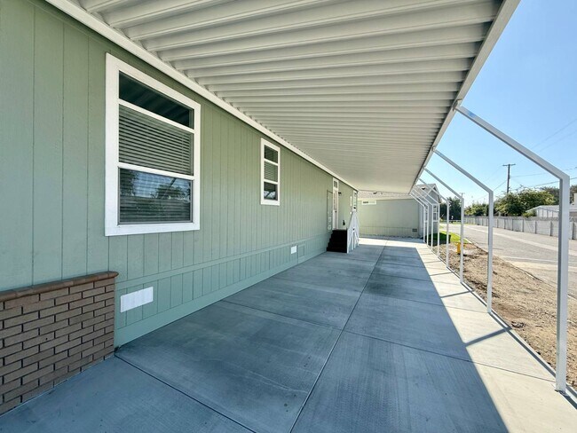 Building Photo - 11 Palm Via