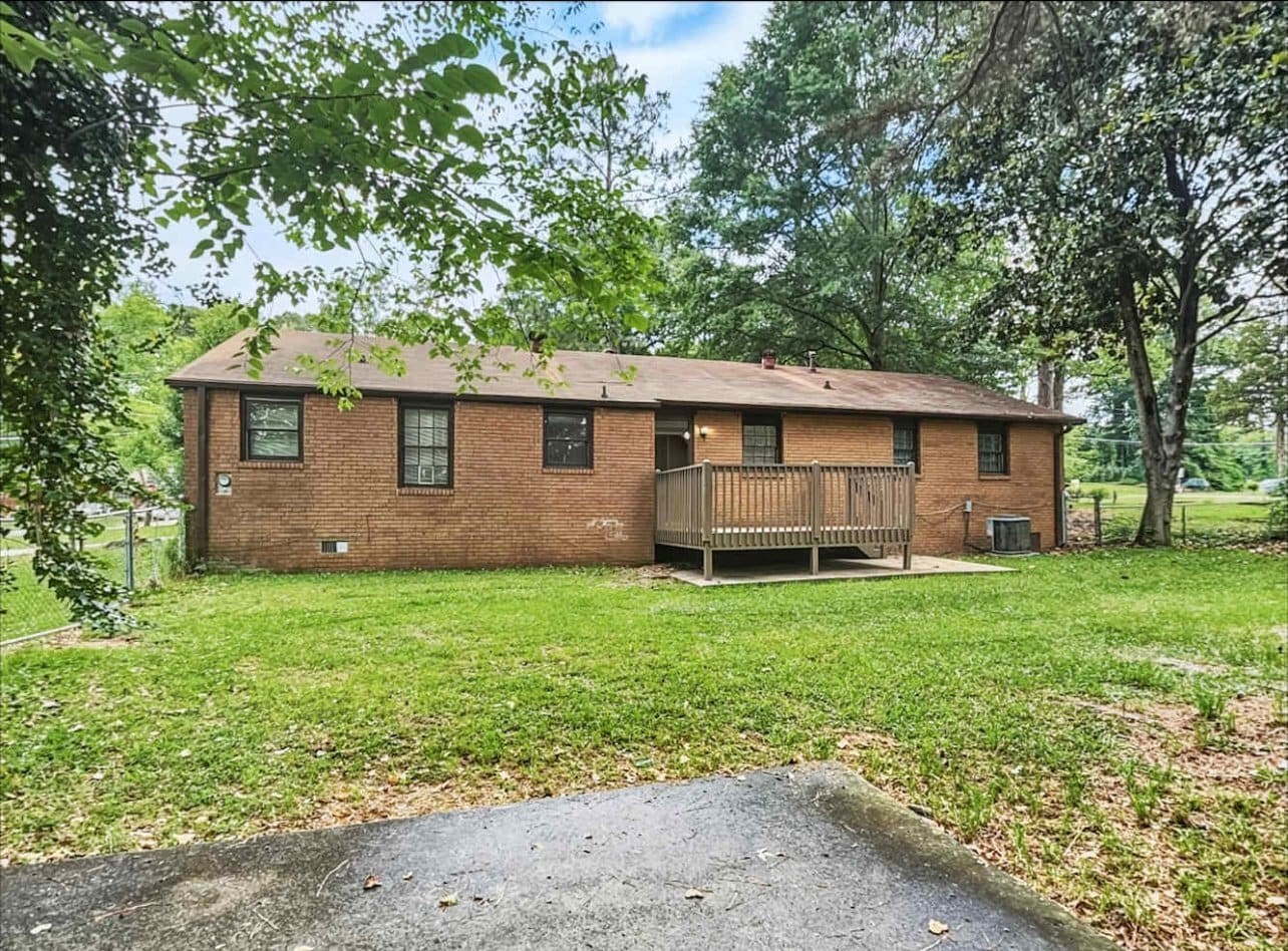Building Photo - 4412 Bryant Dr SW