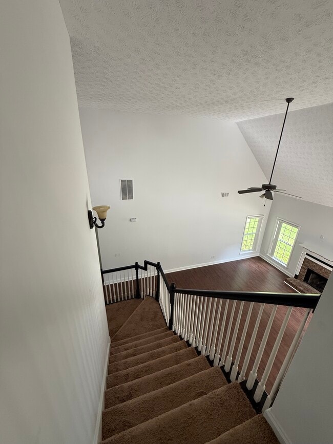 Building Photo - 1105 Huntcrest Ridge