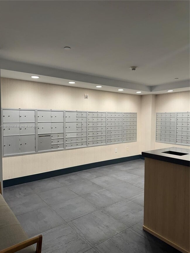 Building Photo - 90 SW 3rd St