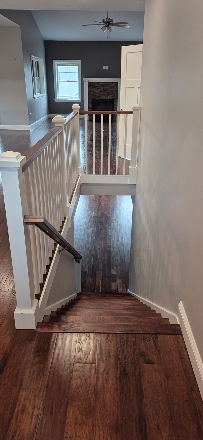 Building Photo - 61 Laconia Rd