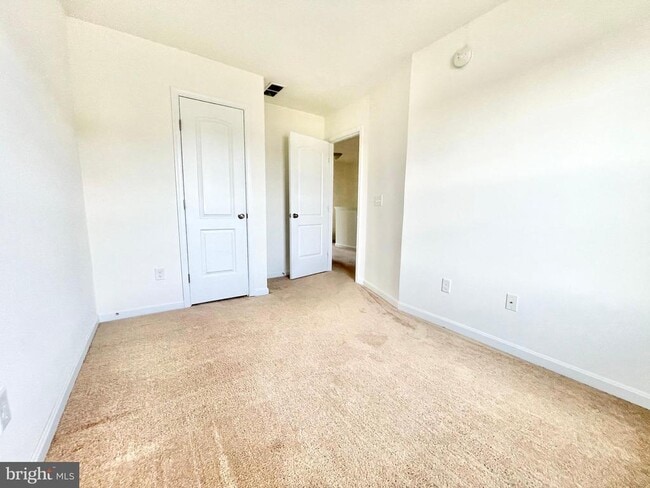 Building Photo - 49 Bay Hill Ln