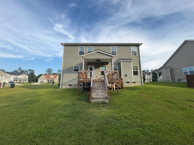 Building Photo - Gorgeous 4 Bed, 2.5 Bath Home in Fayetteville