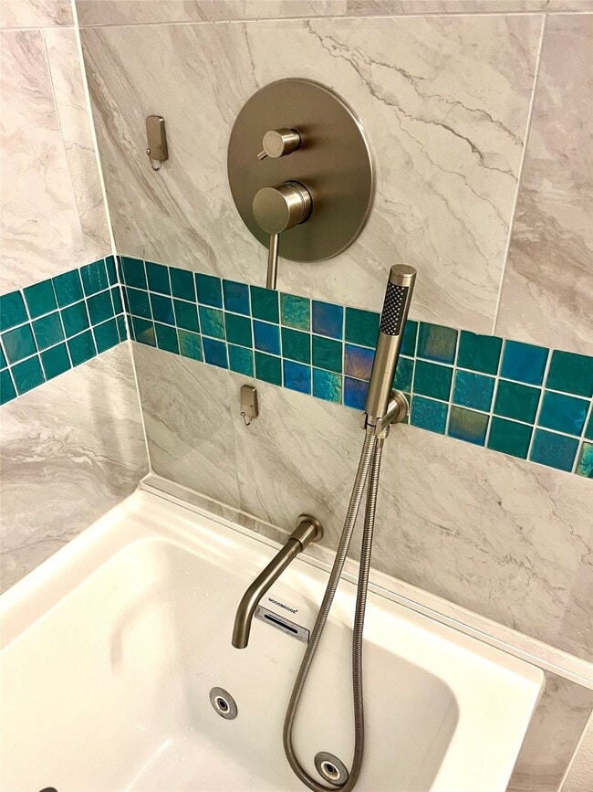 Building Photo - 4810 Pecan Ln