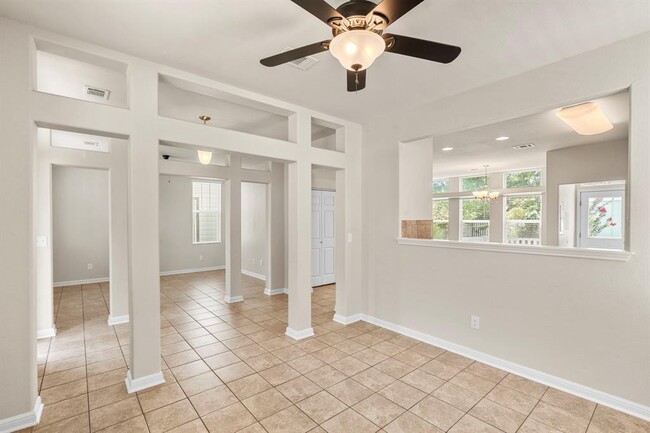 Building Photo - 423 Wetzel