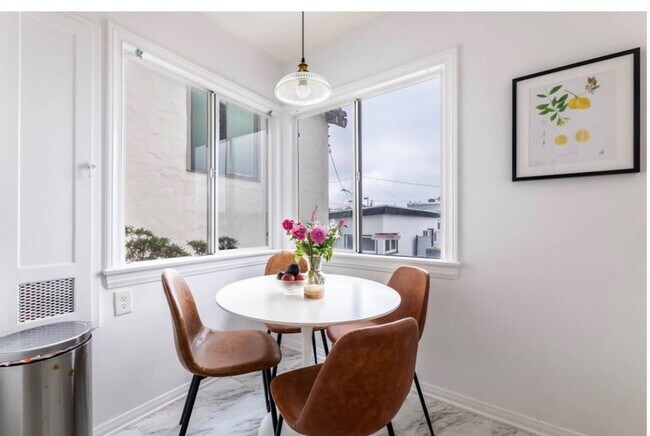 Building Photo - Manhattan Beach