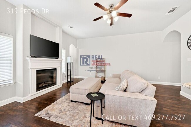 Building Photo - 319 Pecos Dr