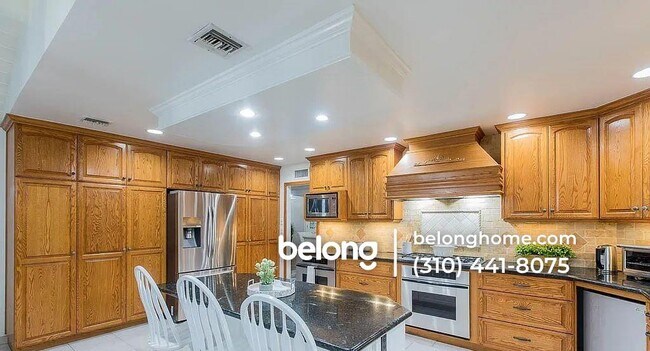 Building Photo - 22243 Craggyview St