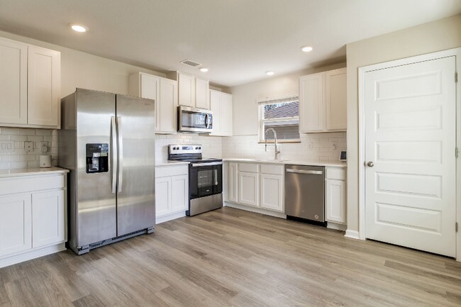 Building Photo - 2528 Sutton Pl Dr