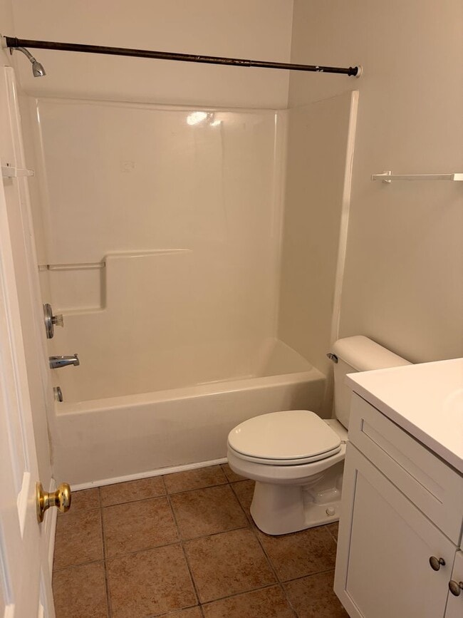 Building Photo - Q201