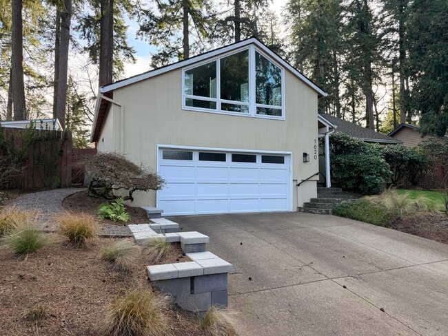 Building Photo - 1620 Ash St