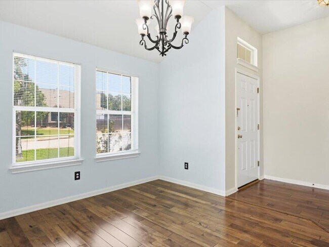 Building Photo - 1500 Ashberry Trail
